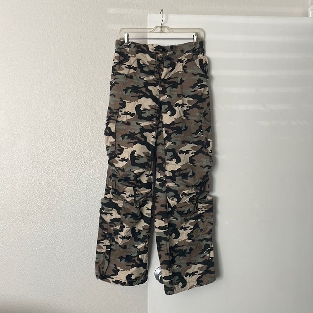 Camo cargo pants F21